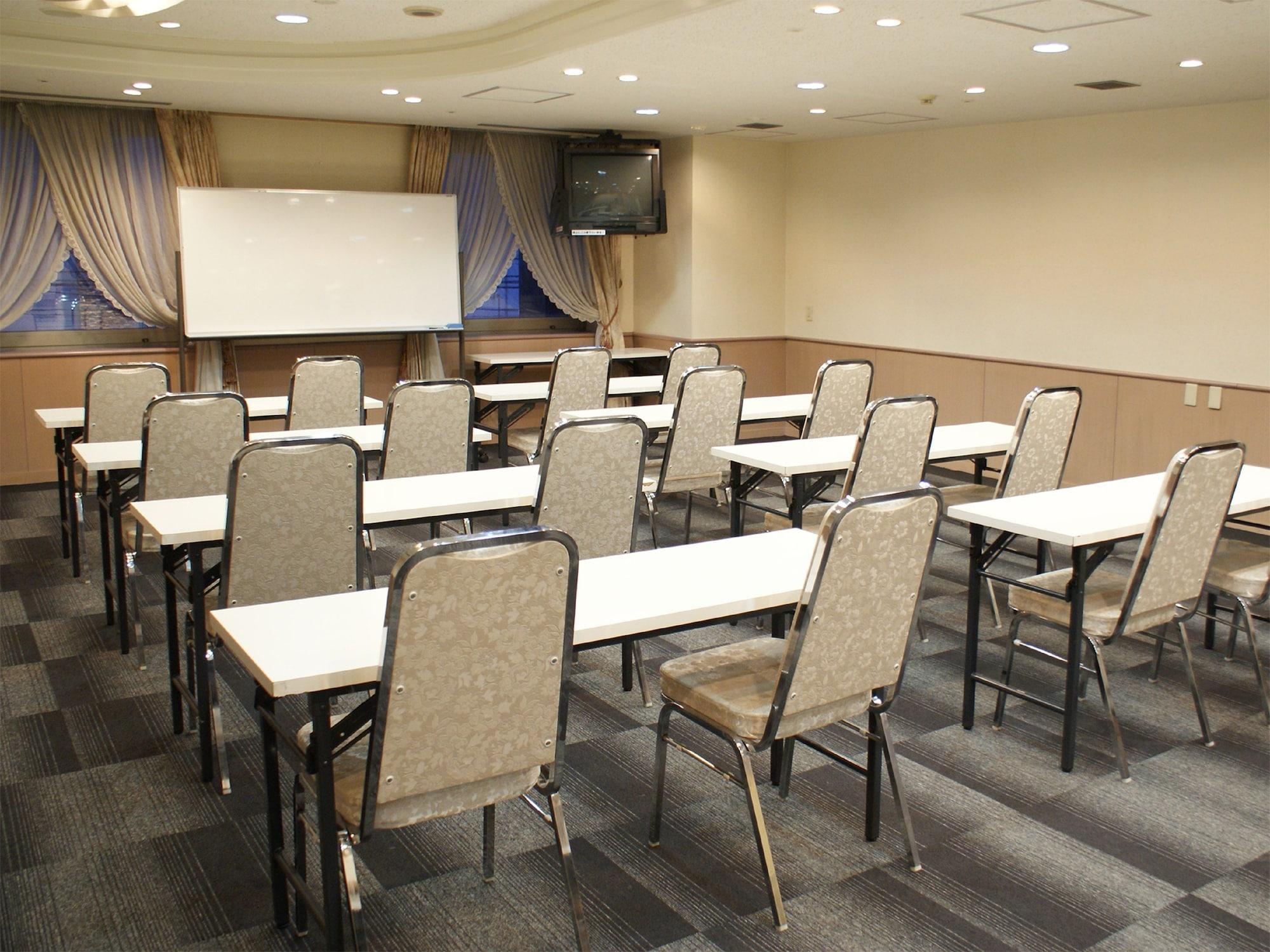 Hotel Livemax Sapporo Nakajima Park Grande Сапоро Екстериор снимка